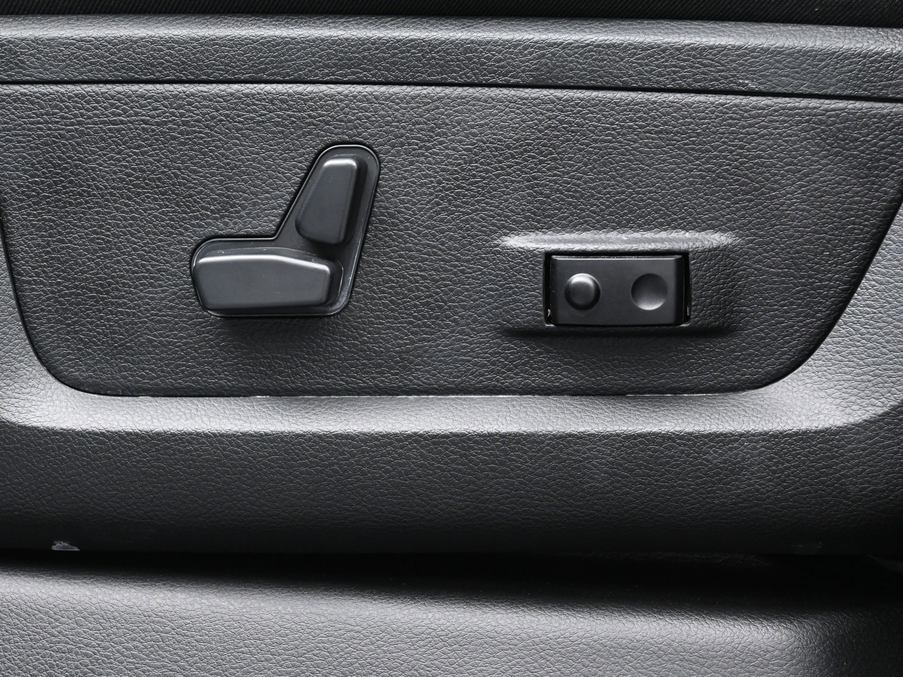 Used 2023 RAM 2500 Laramie w/ Night Edition image 10