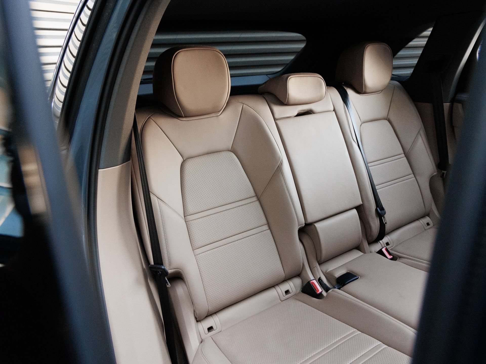 Certified 2019 Porsche Cayenne AWD/4WD image 31