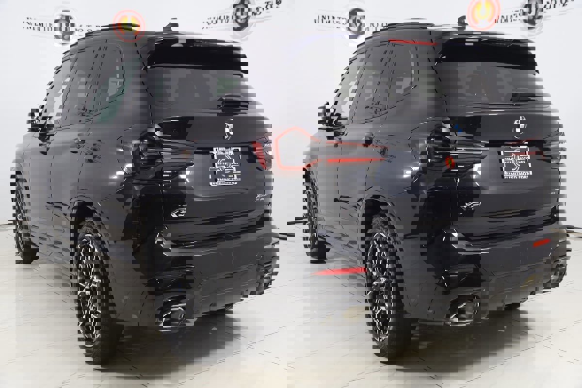 Used 2022 BMW X3 xDrive30i w/ M Sport Package image 4