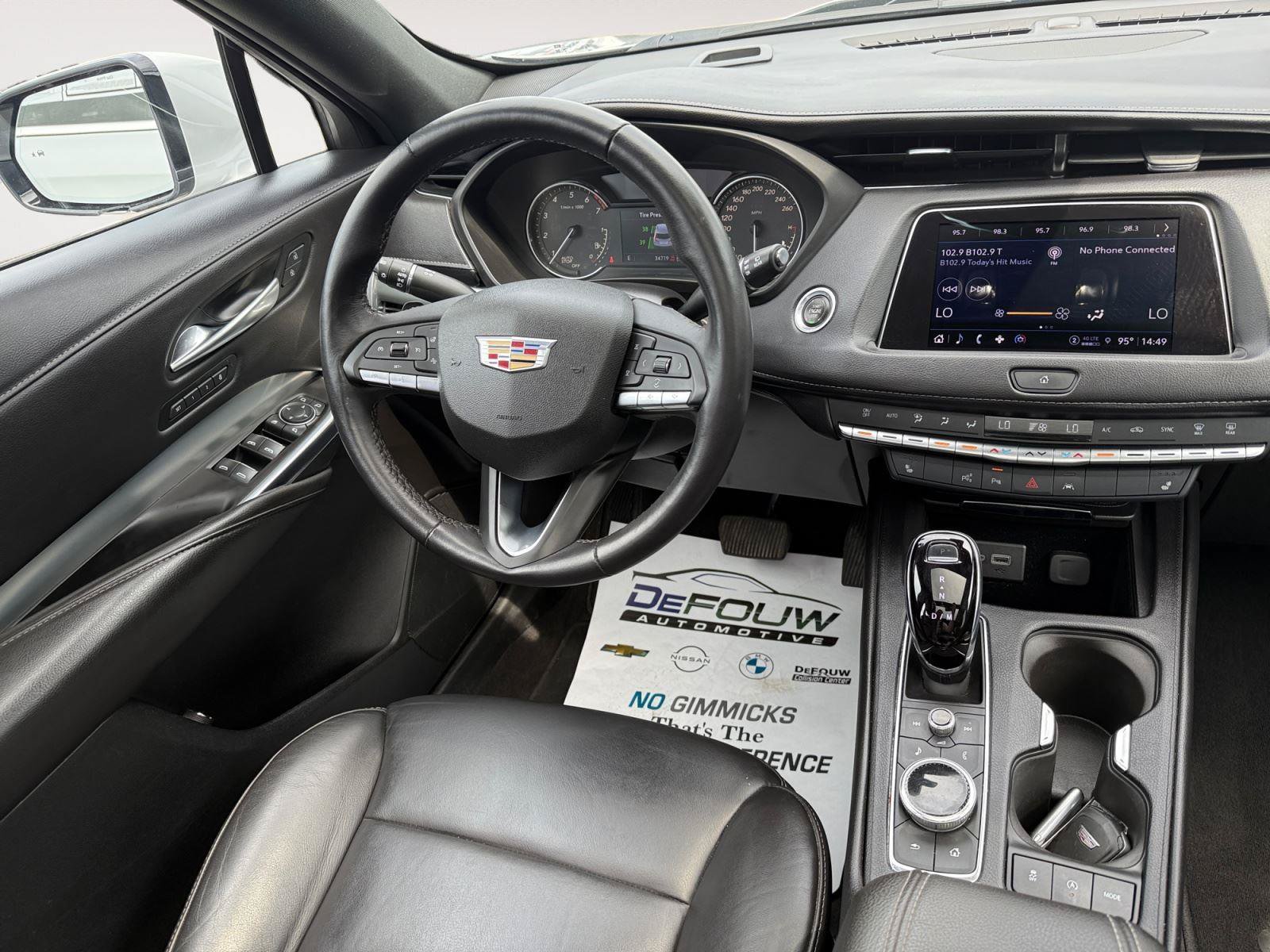 Used 2022 Cadillac XT4 Premium Luxury w/ Enhanced Visibility Package AWD/4WD image 11