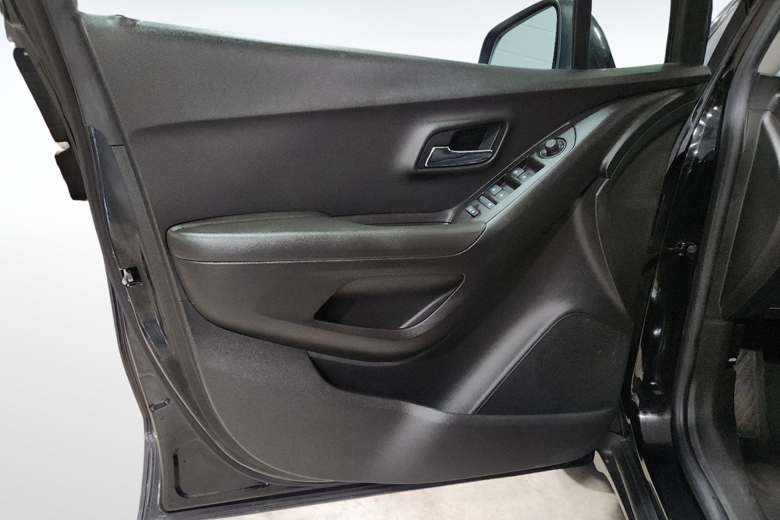 Used 2019 Chevrolet Trax LT w/ LPO, Protection Package image 15