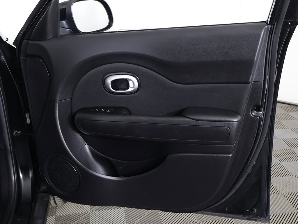 Used 2017 Kia Soul image 17