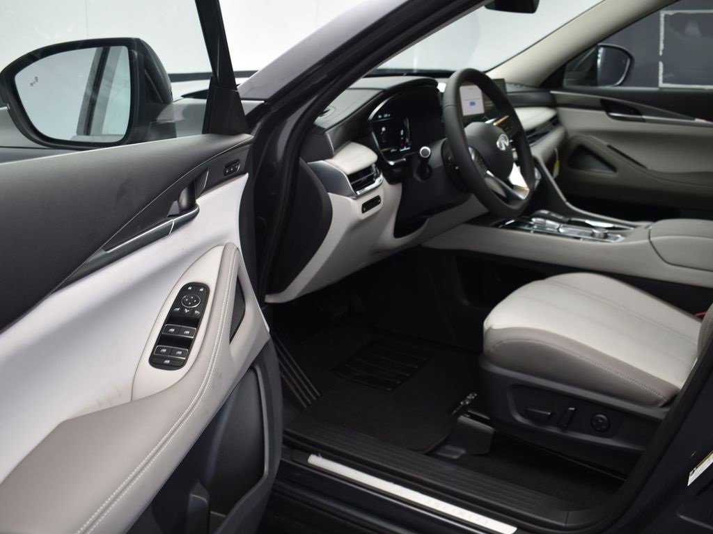Certified 2026 INFINITI QX60 Pure w/ Cargo Package image 11