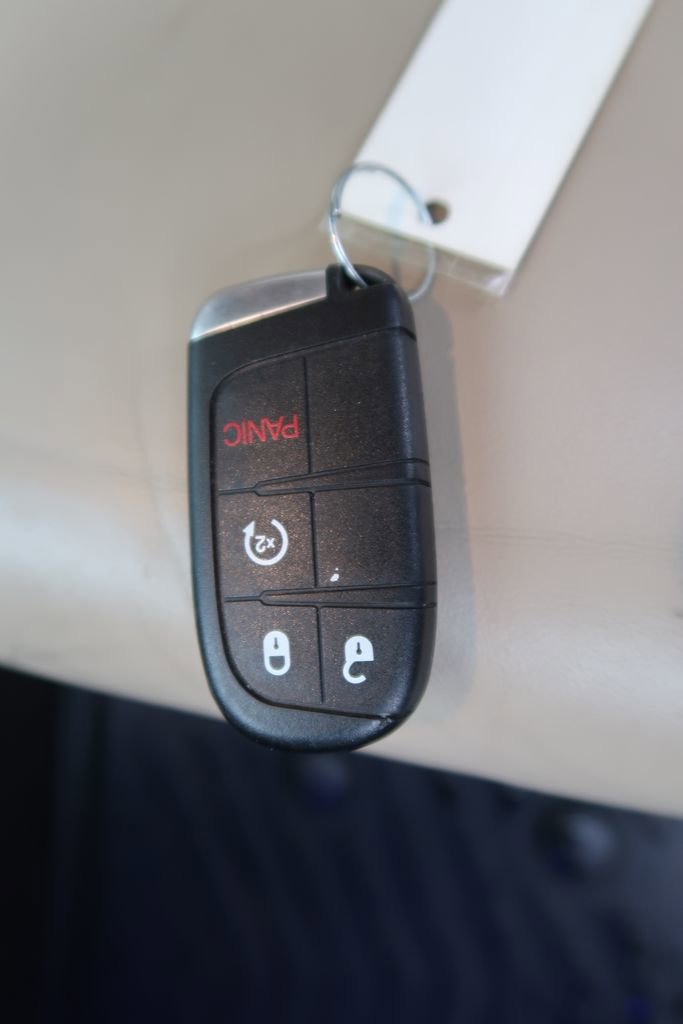 Used 2016 Jeep Grand Cherokee Limited image 43