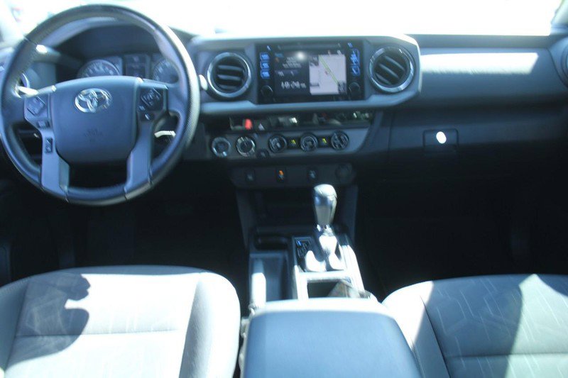 Used 2017 Toyota Tacoma TRD Sport w/ Tow Package image 13