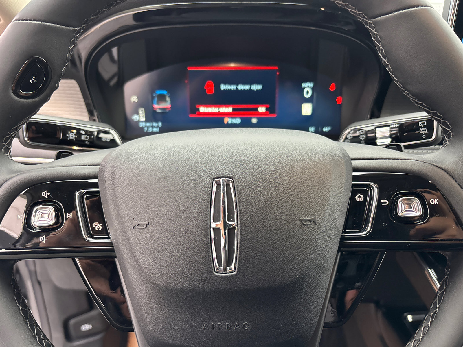 New 2026 Lincoln Corsair Premiere image 16