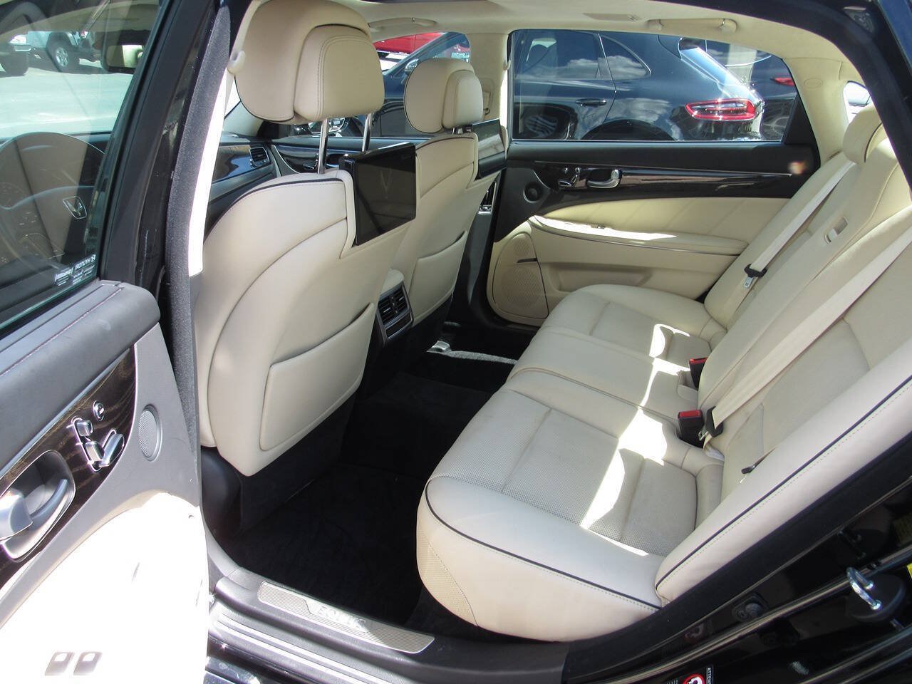 Used 2014 Hyundai Equus Ultimate RWD image 16