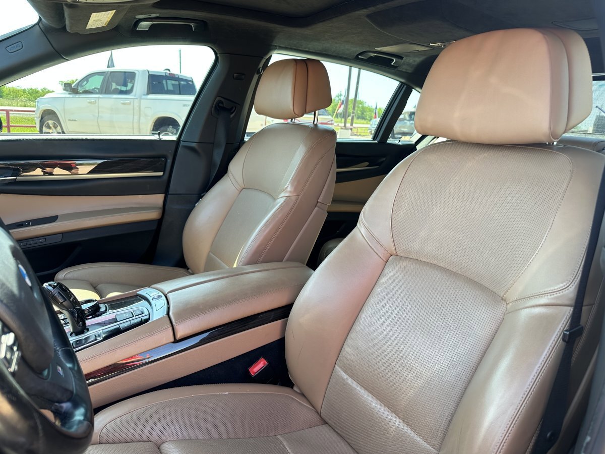 Used 2014 BMW 750Li RWD image 17
