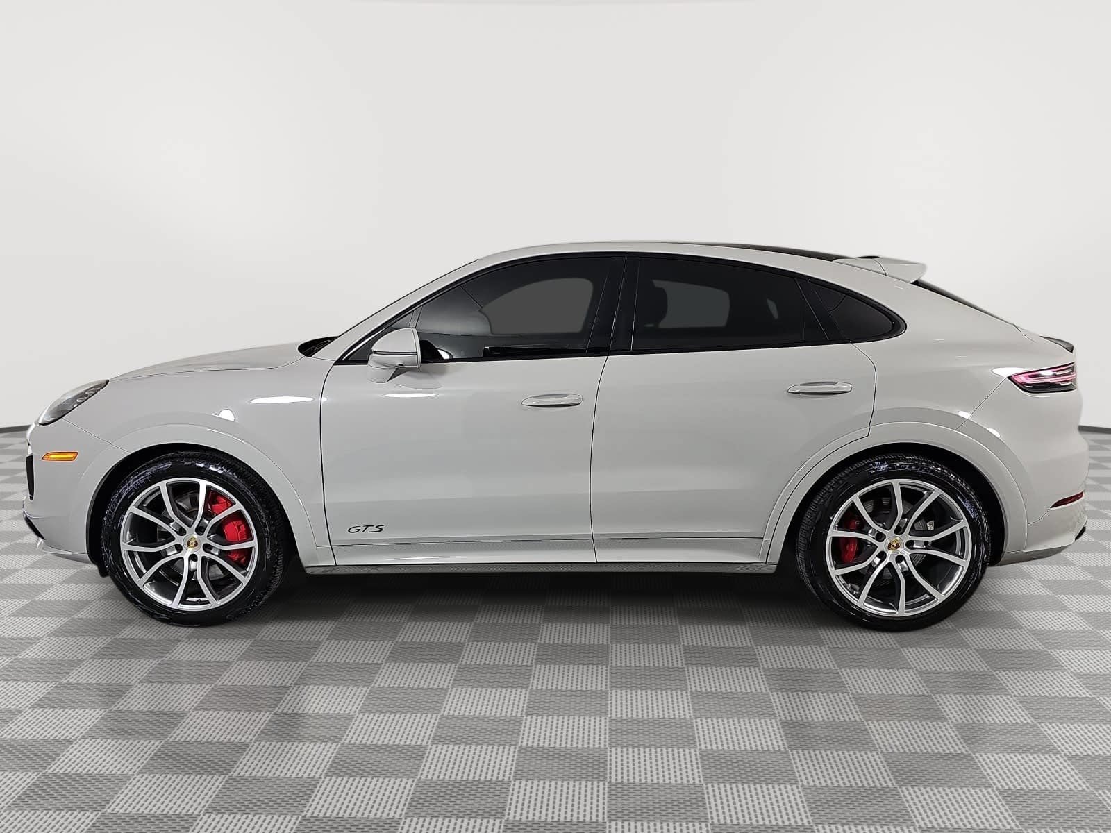 Used 2021 Porsche Cayenne GTS AWD/4WD image 5