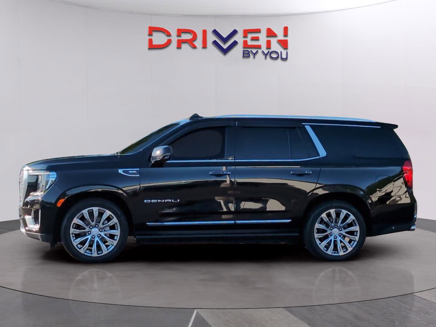 Used 2022 GMC Yukon Denali w/ Denali Ultimate Package AWD/4WD image 2