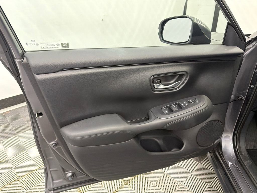Used 2025 Honda HR-V LX image 11