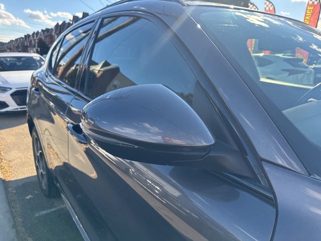 Used 2023 Alfa Romeo Stelvio Ti AWD/4WD image 11