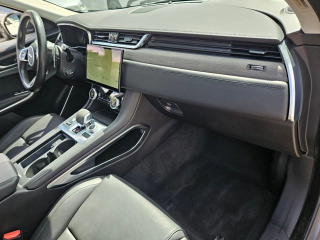Used 2021 Jaguar F-PACE image 20