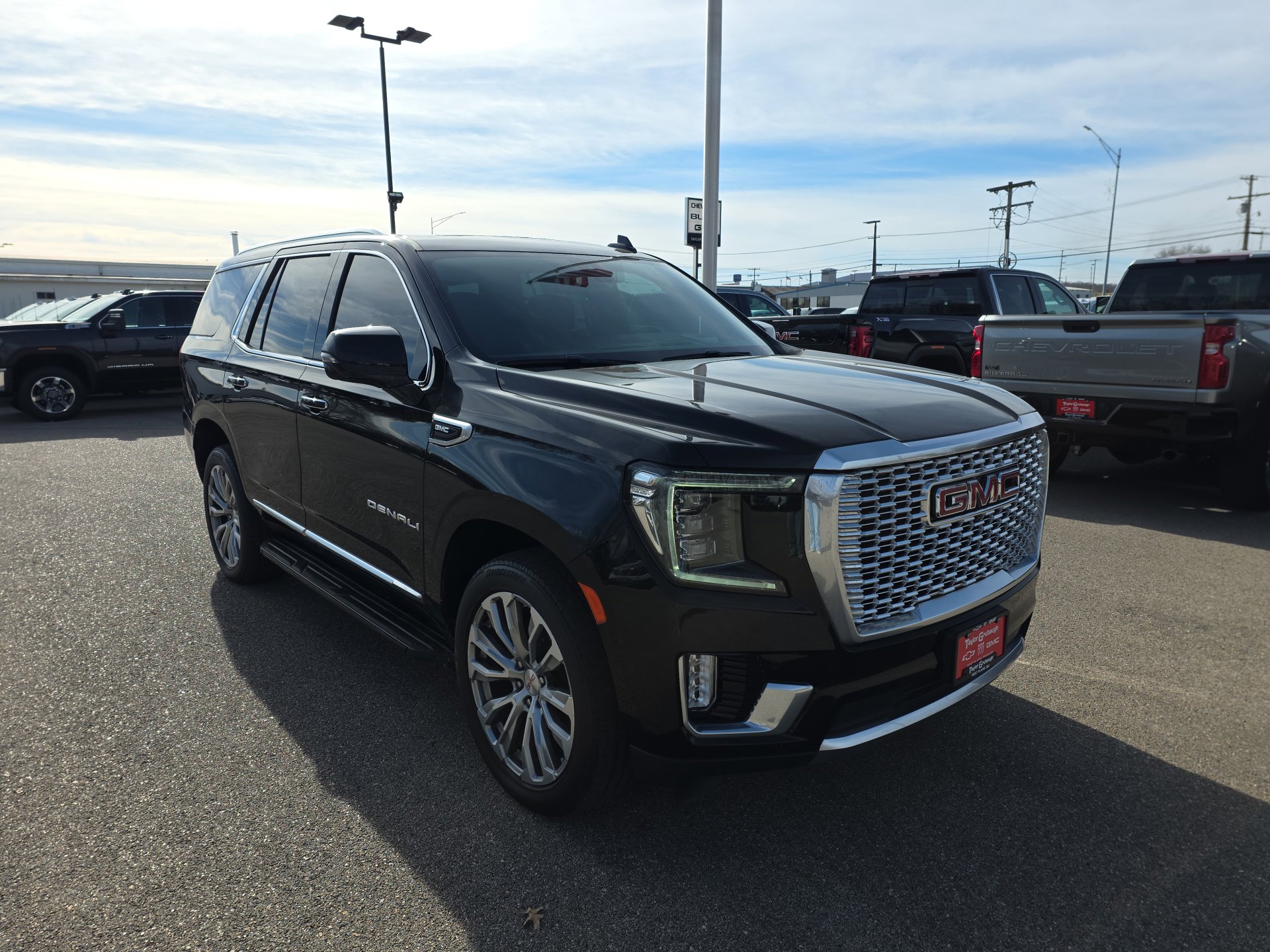 Certified 2021 GMC Yukon Denali image 2