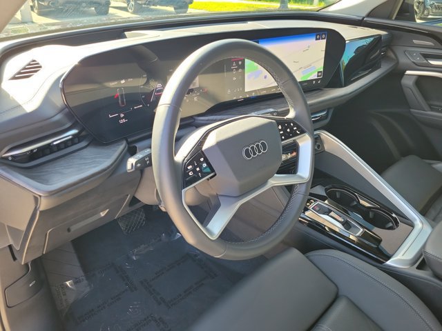 Certified 2025 Audi Q5 Premium AWD/4WD image 17