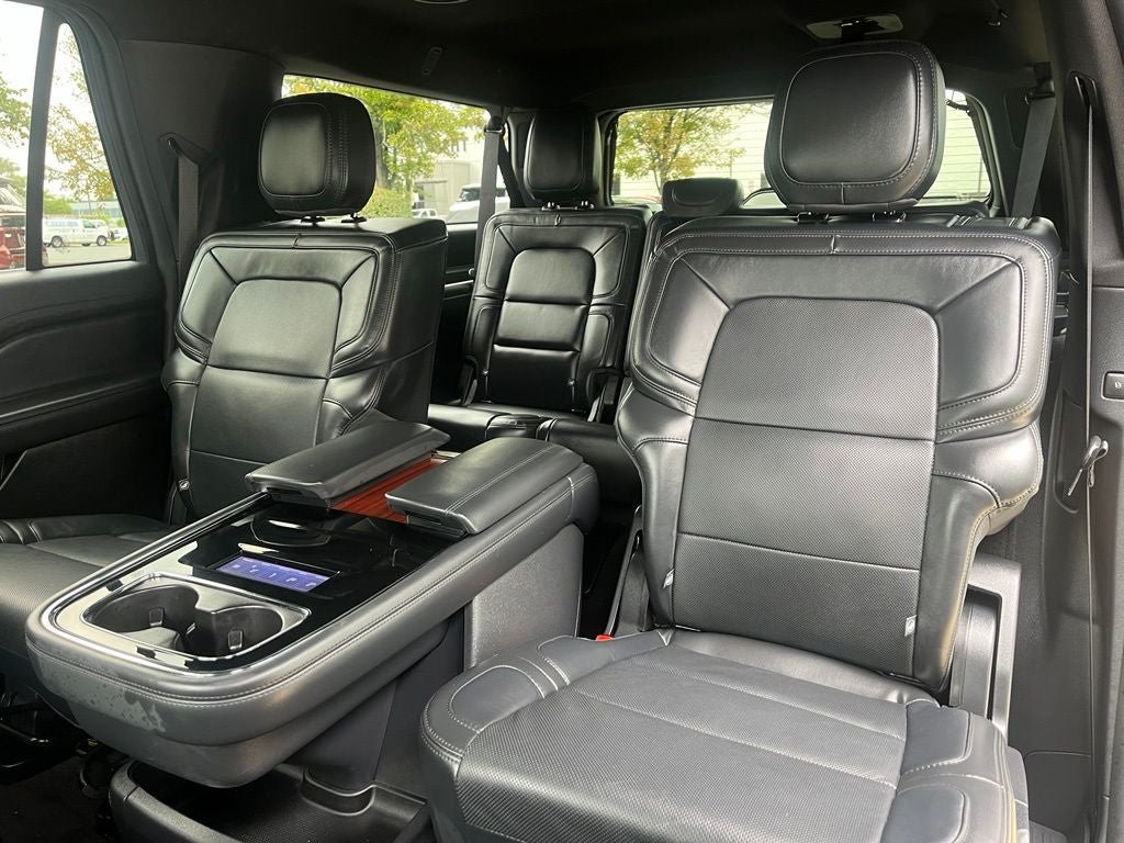 Certified 2024 Lincoln Navigator L Reserve AWD/4WD image 14