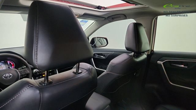 Used 2019 Toyota RAV4 Limited FWD image 32