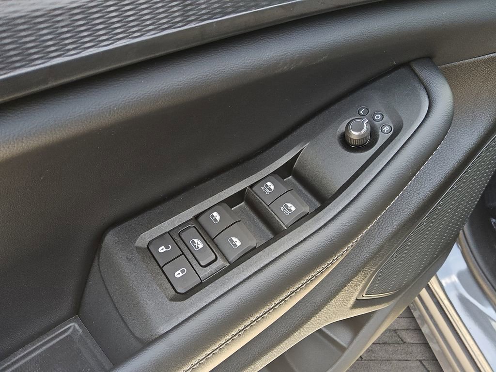 New 2025 Jeep Grand Cherokee Laredo X image 18