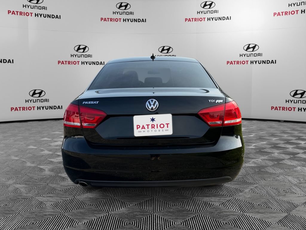 Used 2015 Volkswagen Passat TDI SE FWD image 4