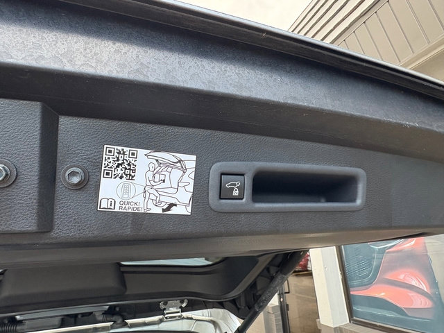 Used 2022 Toyota Sienna XLE image 6