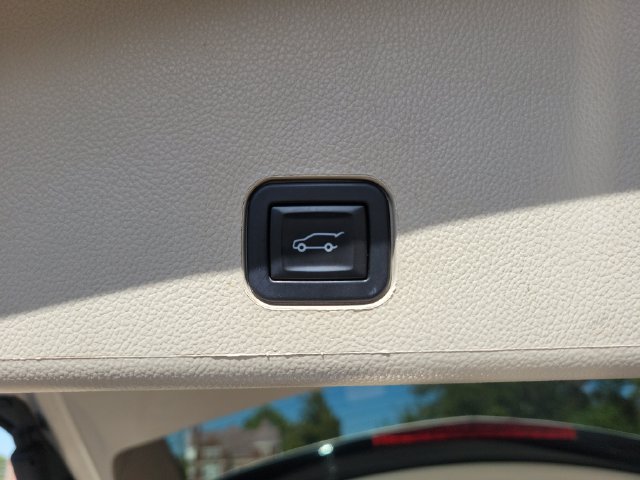 Used 2016 Cadillac SRX Luxury w/ Driver Awareness Package FWD image 31