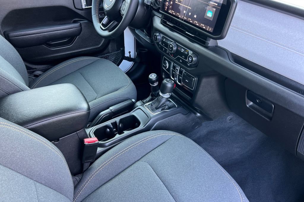 Used 2024 Jeep Wrangler Sport S image 15