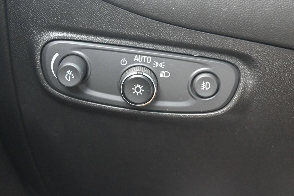 Used 2022 Chevrolet Equinox Premier FWD image 17
