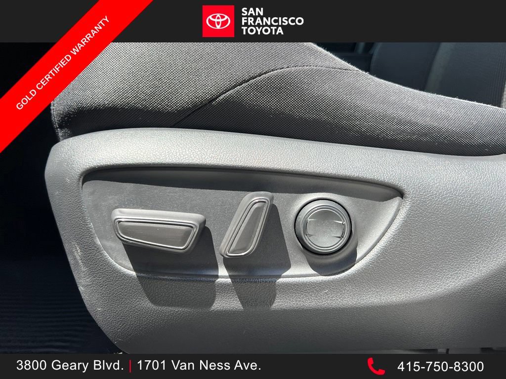 Certified 2021 Toyota Venza LE AWD/4WD image 12