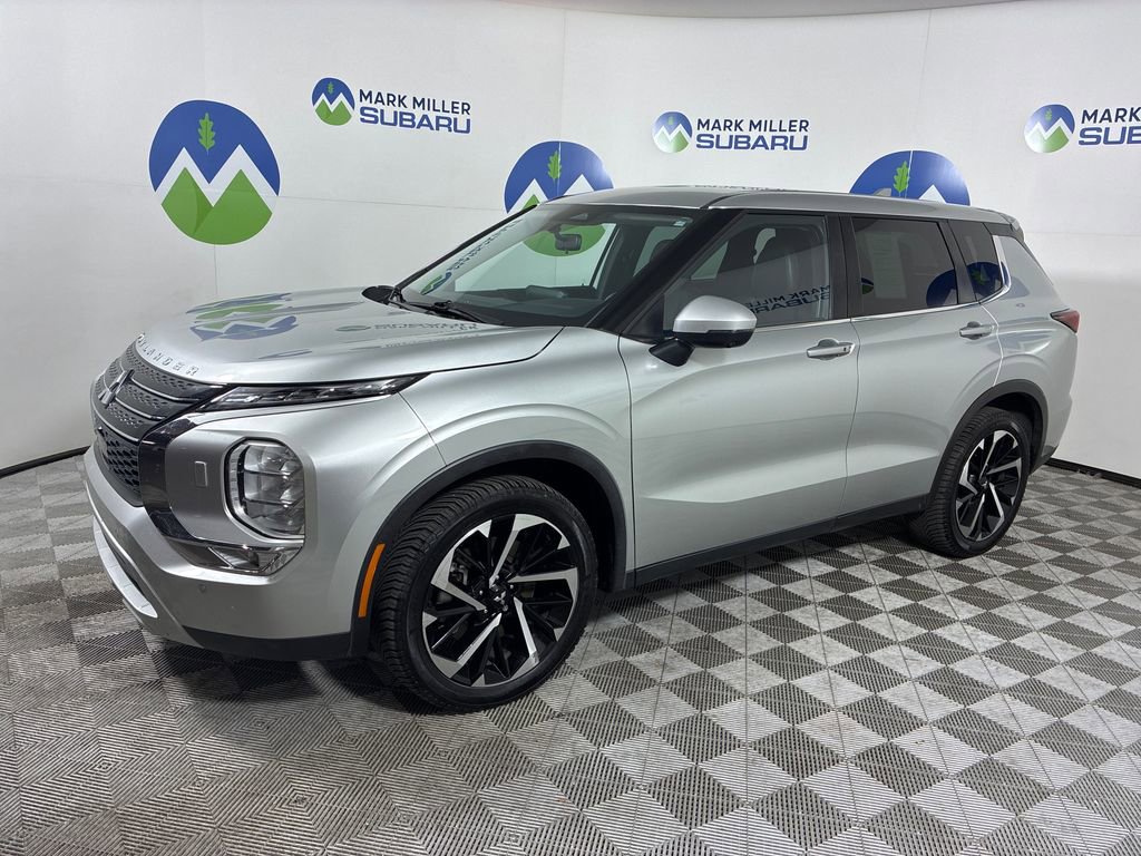 Used 2022 Mitsubishi Outlander SE image 3