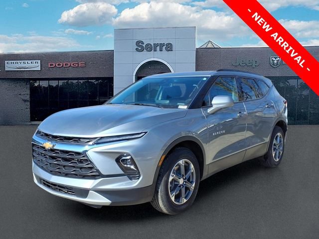 Used 2025 Chevrolet Blazer LT w/ Convenience Package image 3