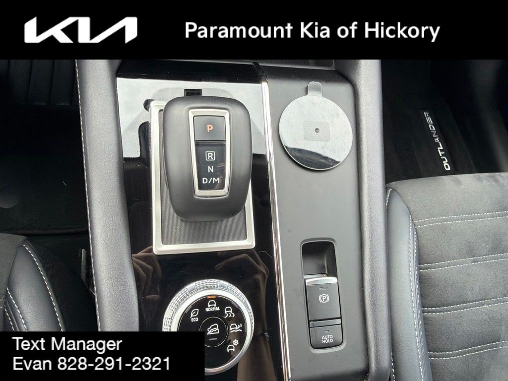 Used 2024 Mitsubishi Outlander SE Black Edition FWD image 28