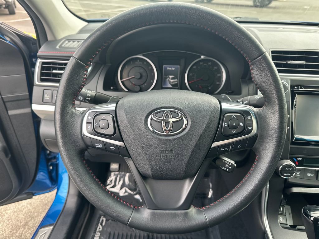 Used 2017 Toyota Camry XSE w/ Advanced Technology Package FWD image 18