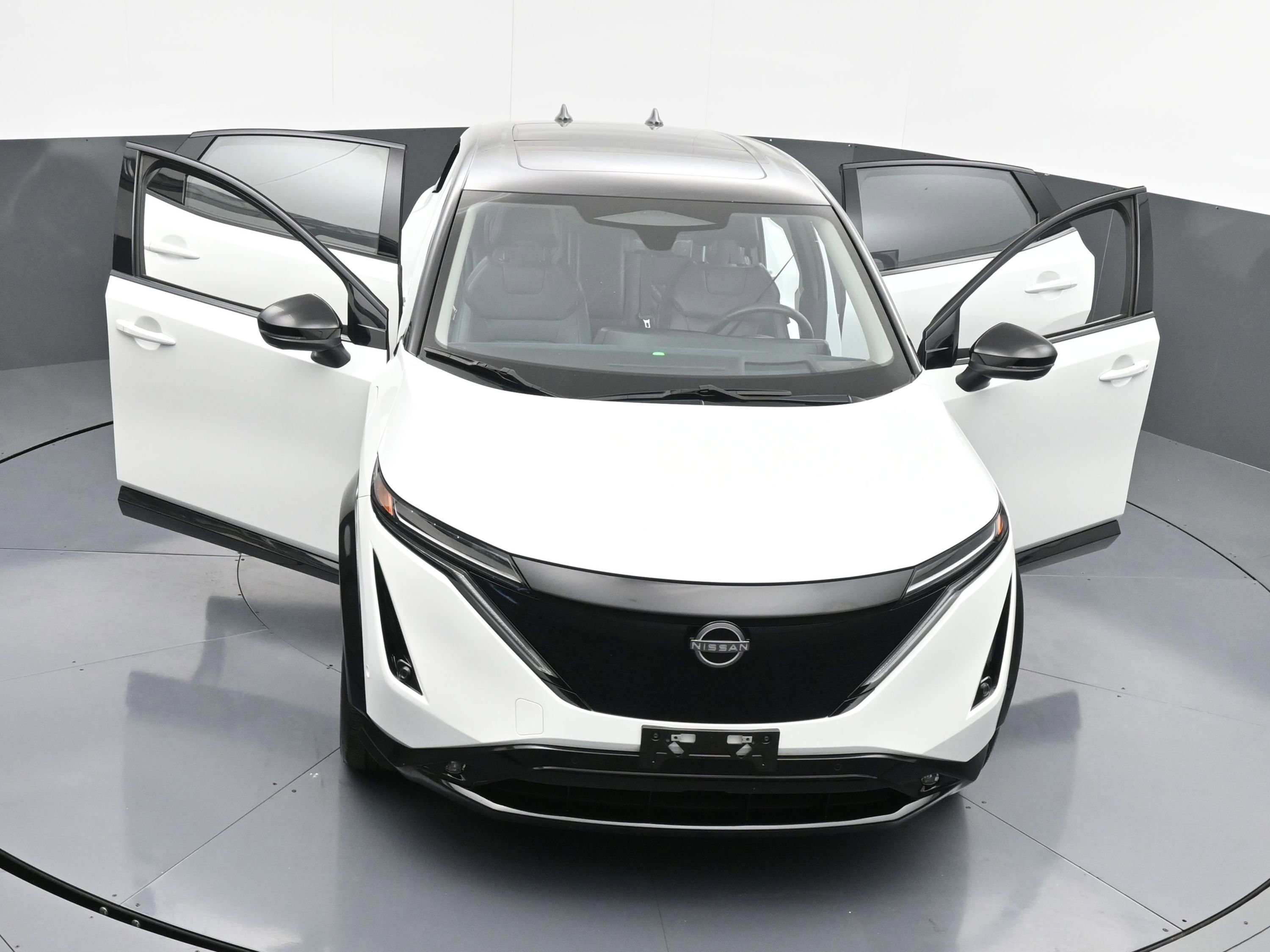 Used 2023 Nissan Ariya image 40