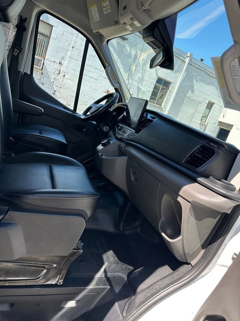 Used 2023 Ford E-Transit Medium Roof RWD image 29