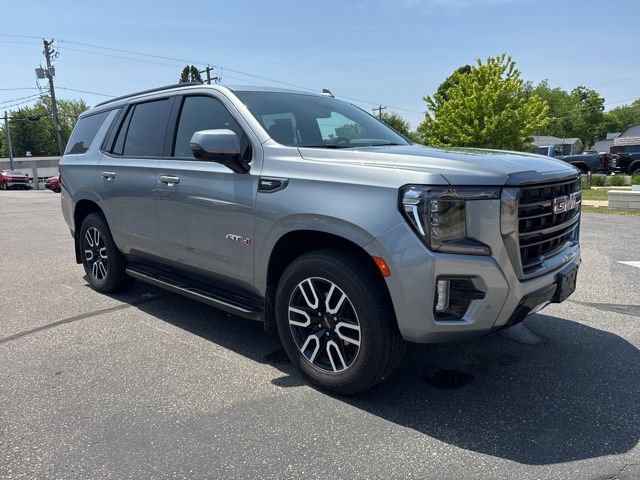 Used 2024 GMC Yukon AT4 w/ Technology Package AWD/4WD image 7