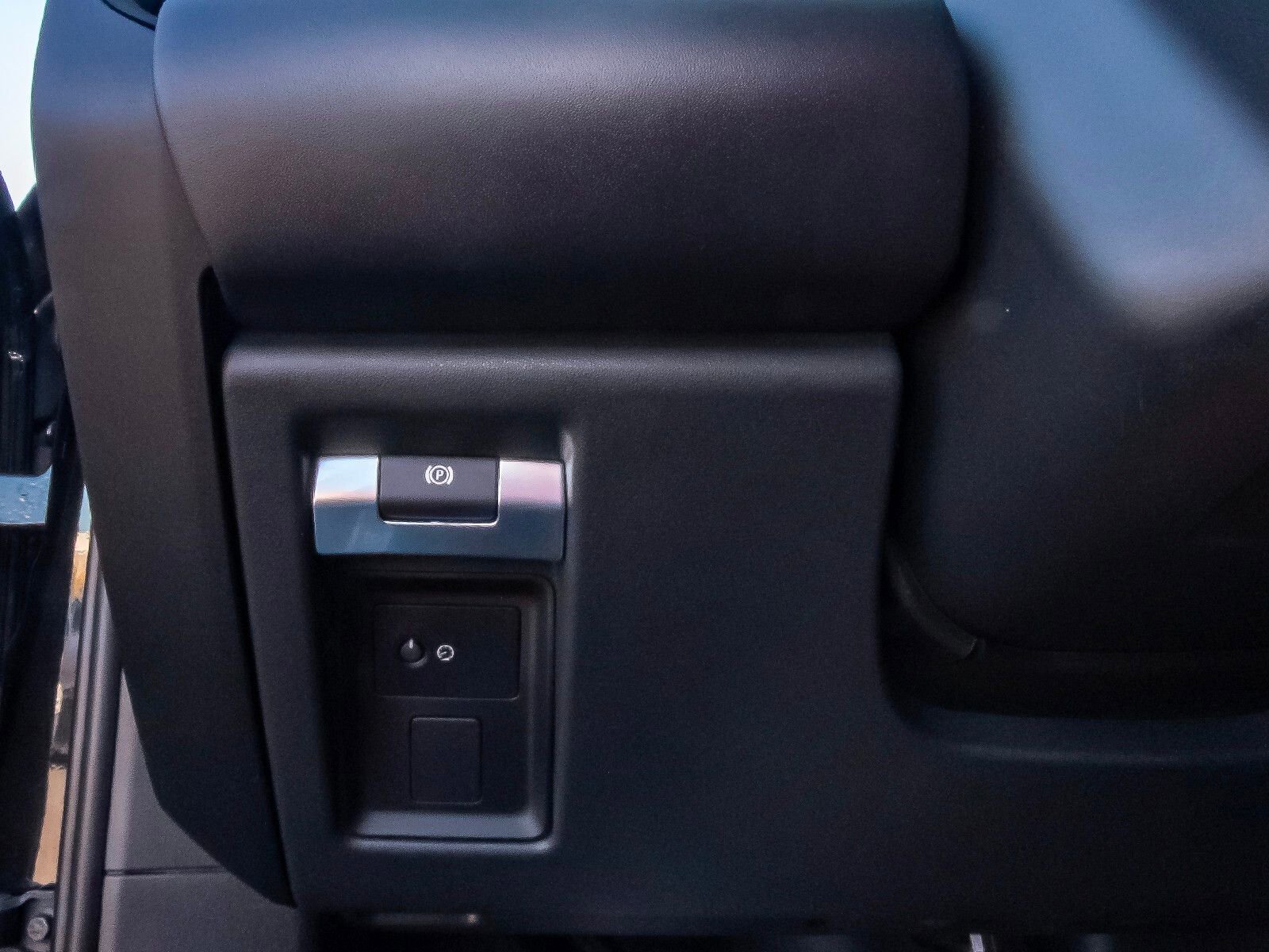 Used 2022 Land Rover Defender 110 V8 image 11