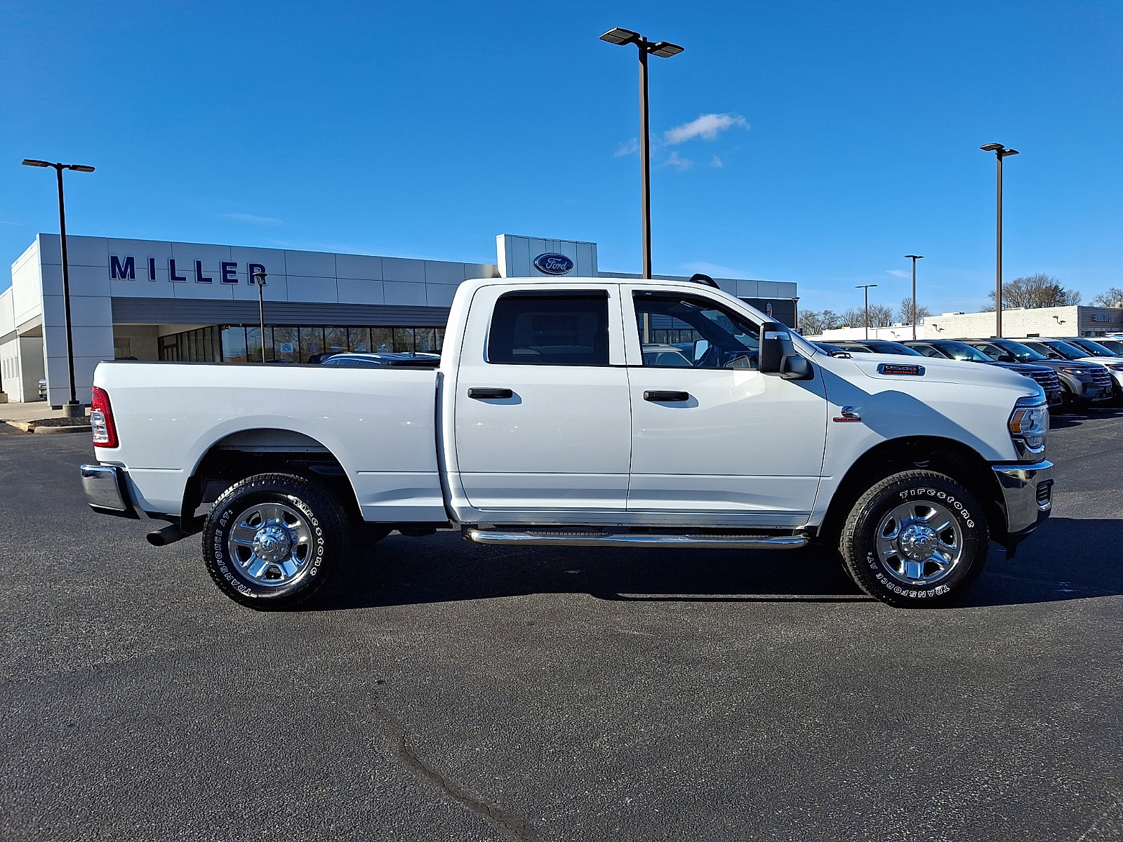Used 2024 RAM 2500 Tradesman w/ Chrome Appearance Group image 7