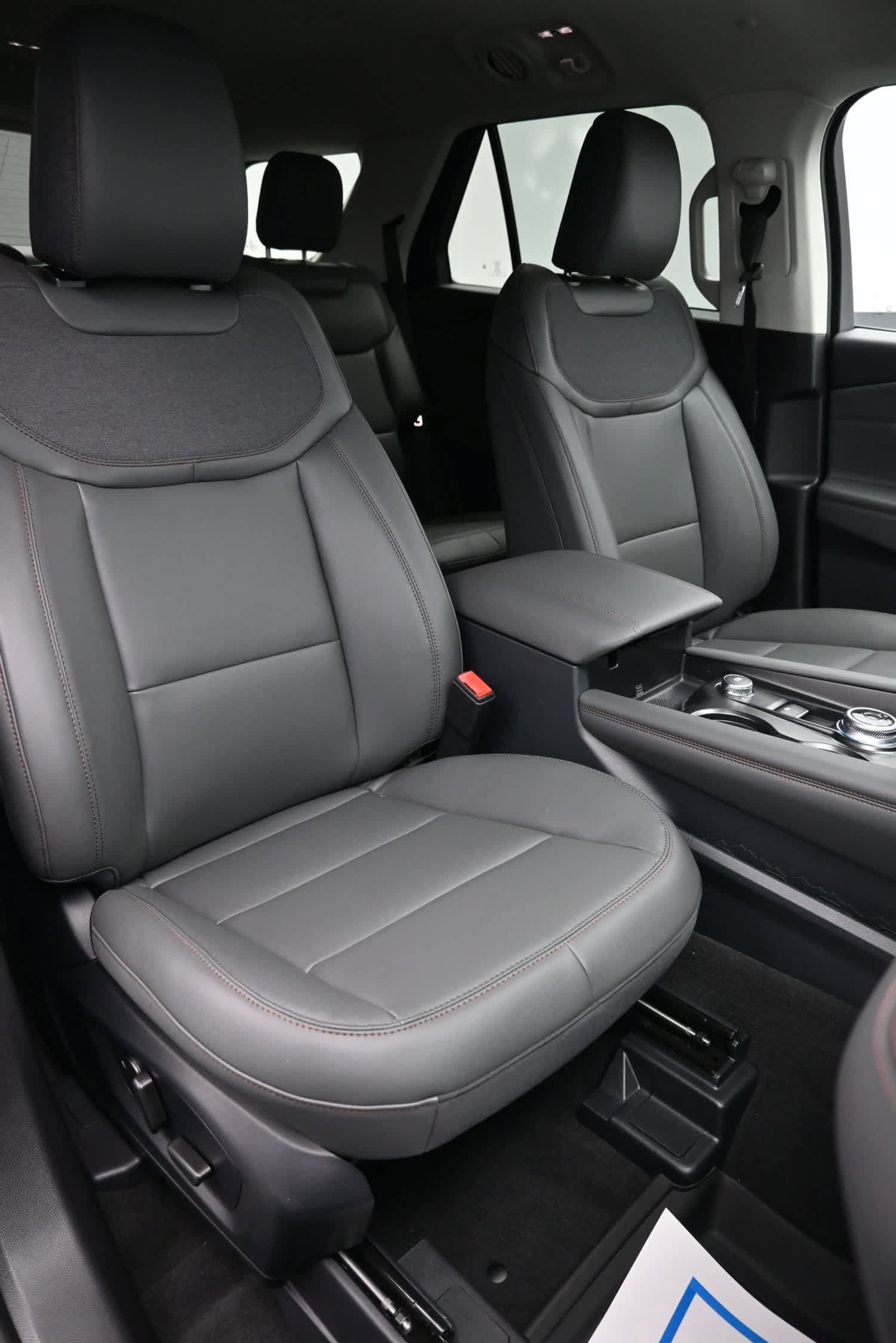 New 2026 Ford Explorer Active w/ Active Comfort Package AWD/4WD image 22
