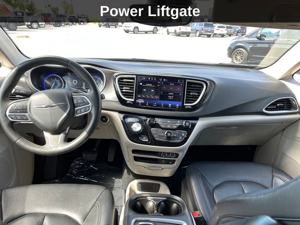 Used 2022 Chrysler Pacifica Touring-L FWD image 18