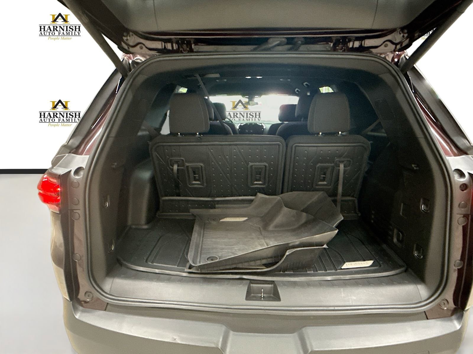 Used 2023 Chevrolet Traverse LT w/ LPO, Floor Liner Package image 29