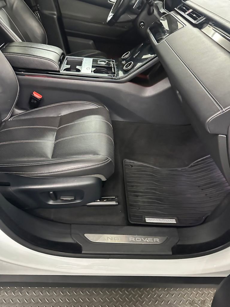 Used 2019 Land Rover Range Rover Velar S image 38