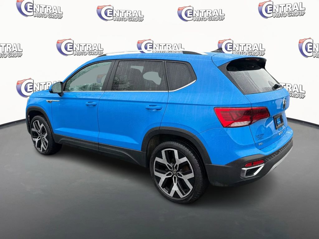 Used 2022 Volkswagen Taos SEL w/ Panoramic Sunroof Package image 7