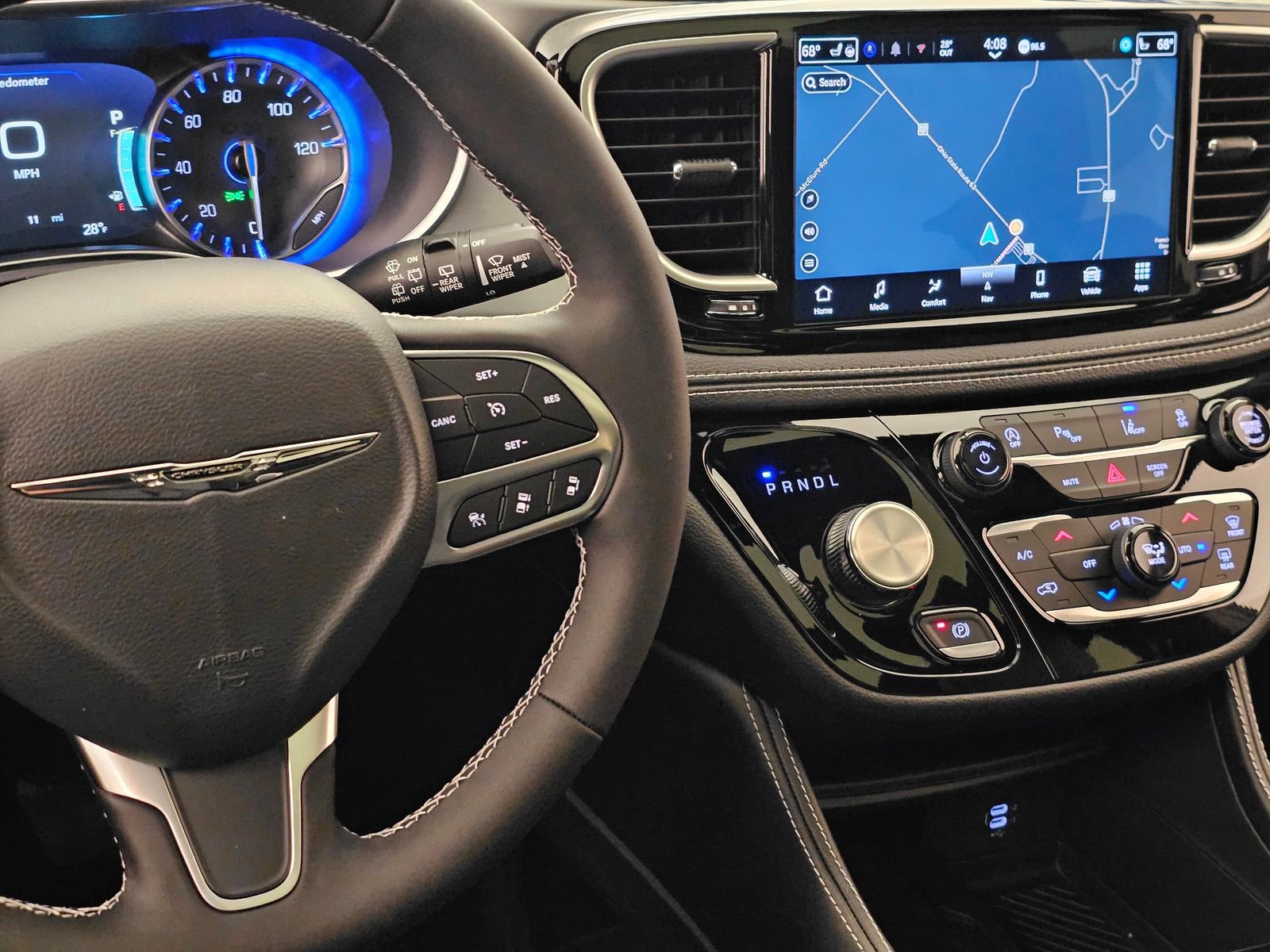 New 2026 Chrysler Pacifica Limited AWD/4WD image 18
