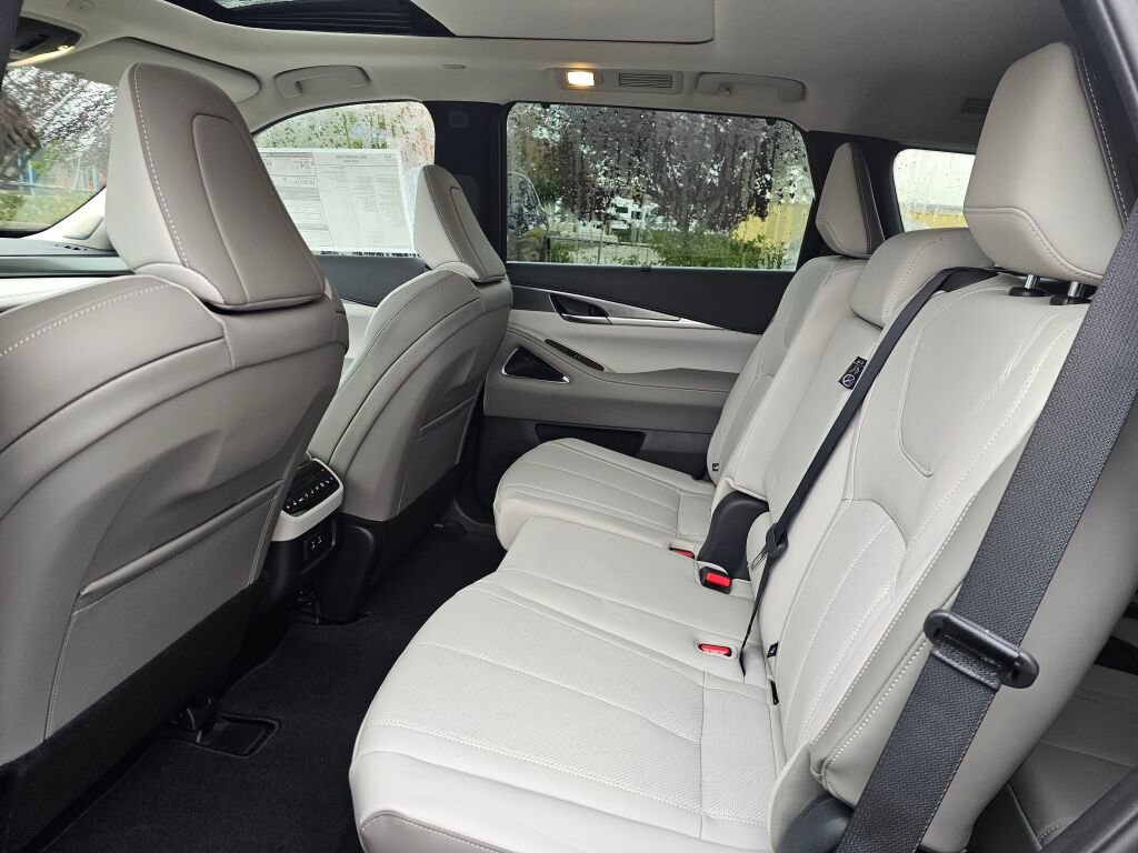 New 2026 INFINITI QX60 Luxe w/ Cargo Package image 21