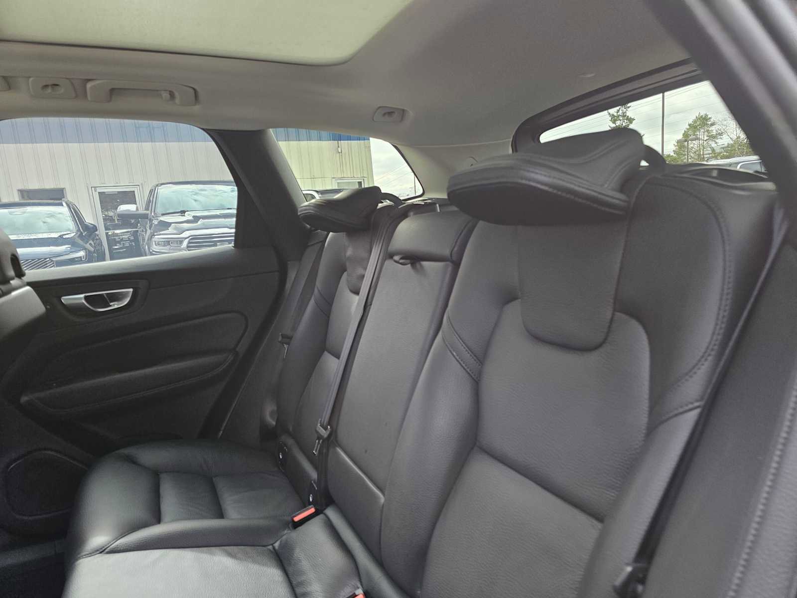 Certified 2025 Volvo XC60 B5 Plus image 19