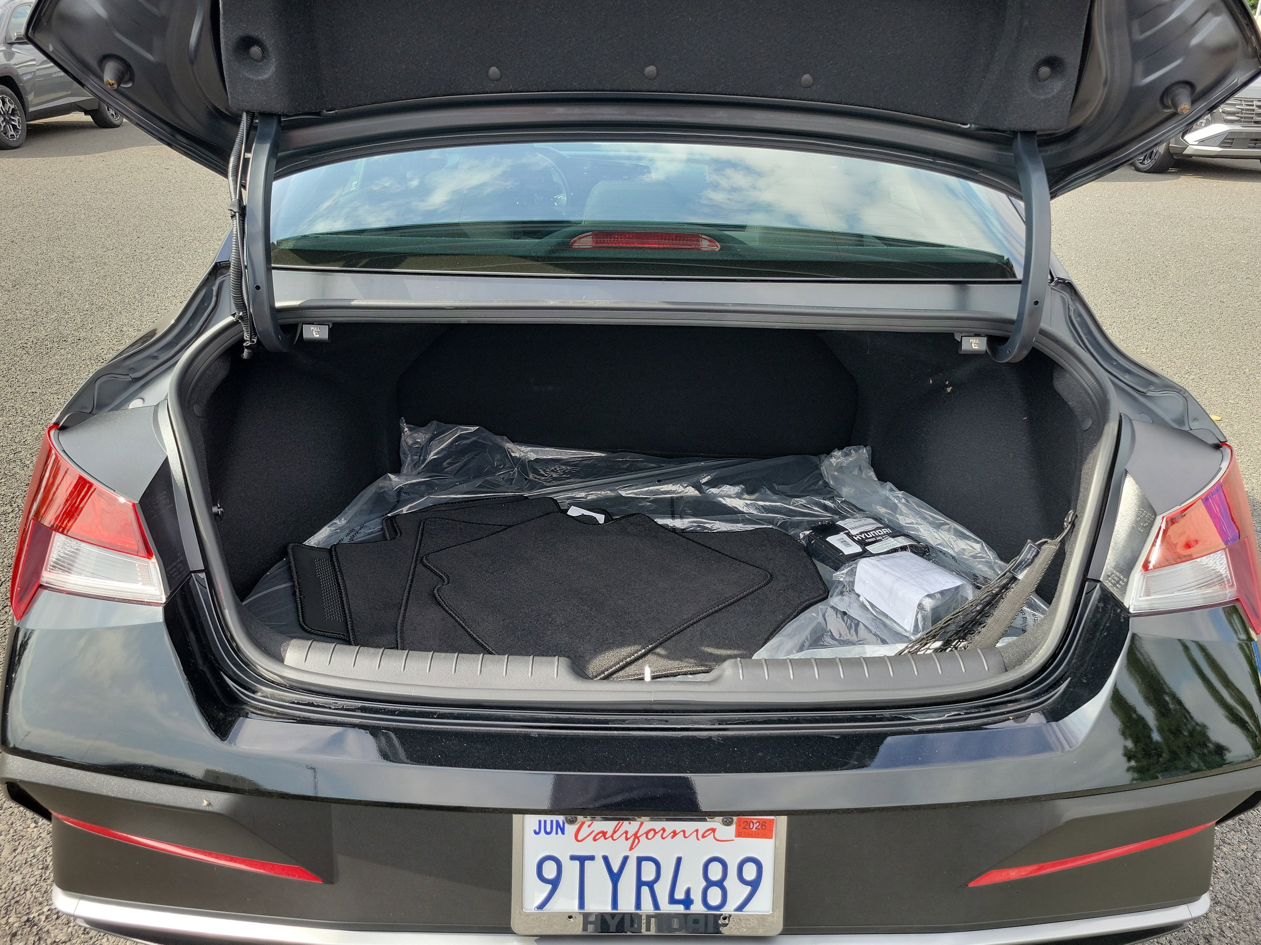 Certified 2025 Hyundai Elantra Sport w/ Cargo Package image 21