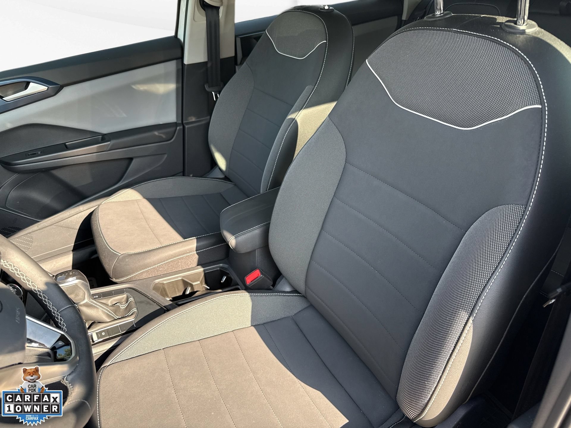Used 2023 Volkswagen Taos SE w/ Panoramic Sunroof Package FWD image 14