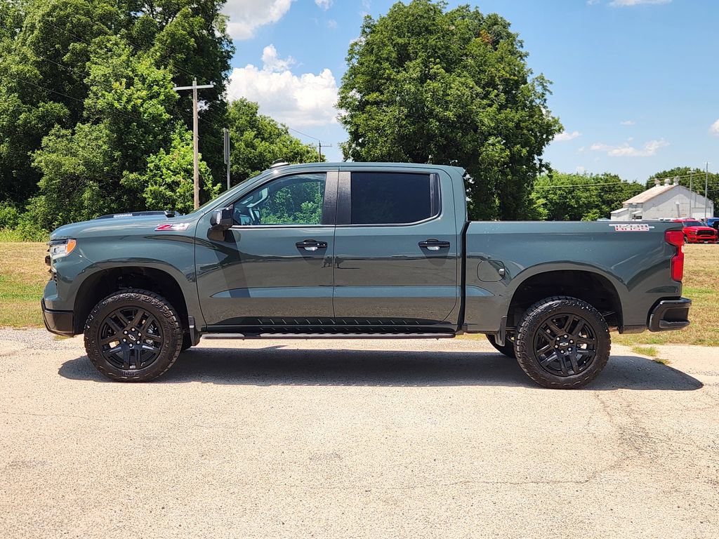 Used 2025 Chevrolet Silverado 1500 LT Trail Boss w/ LT Trail Boss Premium Package AWD/4WD image 4