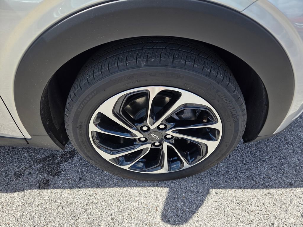 Certified 2023 Chevrolet Bolt EUV Premier w/ Sun & Sound Package image 19