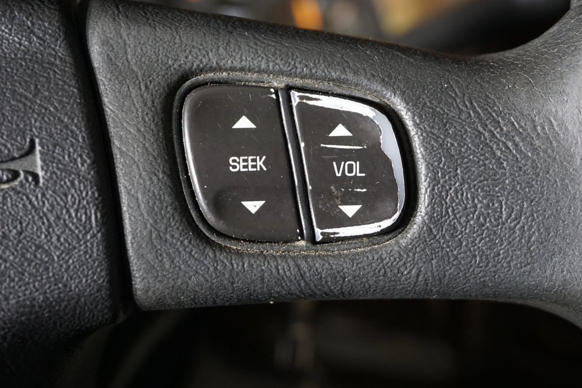 Used 2005 Chevrolet Suburban Z71 w/ Preferred Equipment Group AWD/4WD image 13